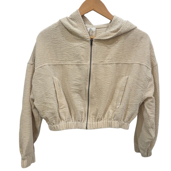 Sadie and Sage Jackets & Blazers - Sadie & Sage Cream Textured Chenille Cropped Zip Hoodie Jacket S Elastic Hem